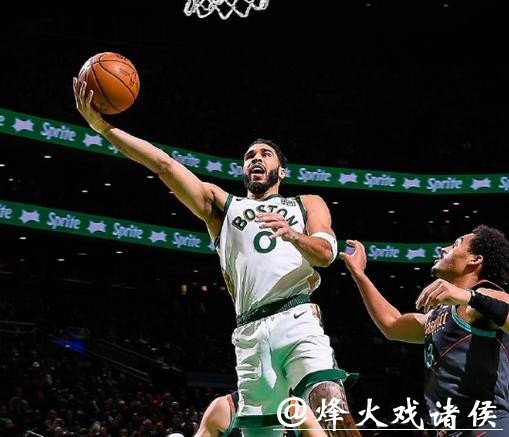 塔图姆34+10绿军险胜雄鹿3连胜 76人力克魔术 塔图姆34+10绿军险胜雄鹿3连胜 76人力克魔术