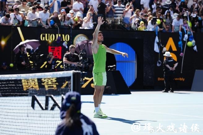 阿尔卡拉斯3-0完胜保罗 连续三年闯进澳网男单8强 阿尔卡拉斯3-0完胜保罗 连续三年闯进澳网男单8强